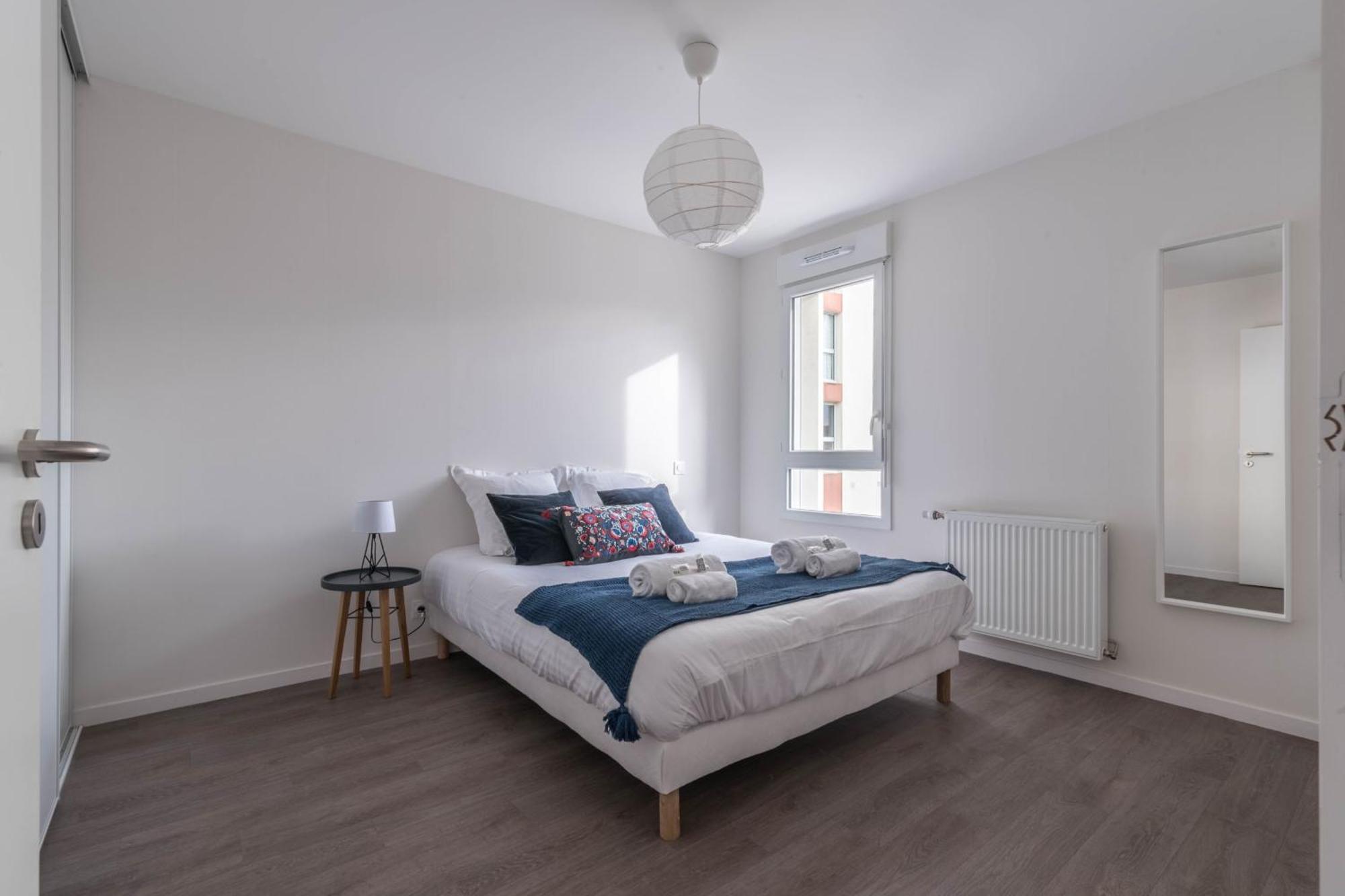THEO - Appartement proche gare,WIFI,arrivée 24 24 Le Mans Exterior foto