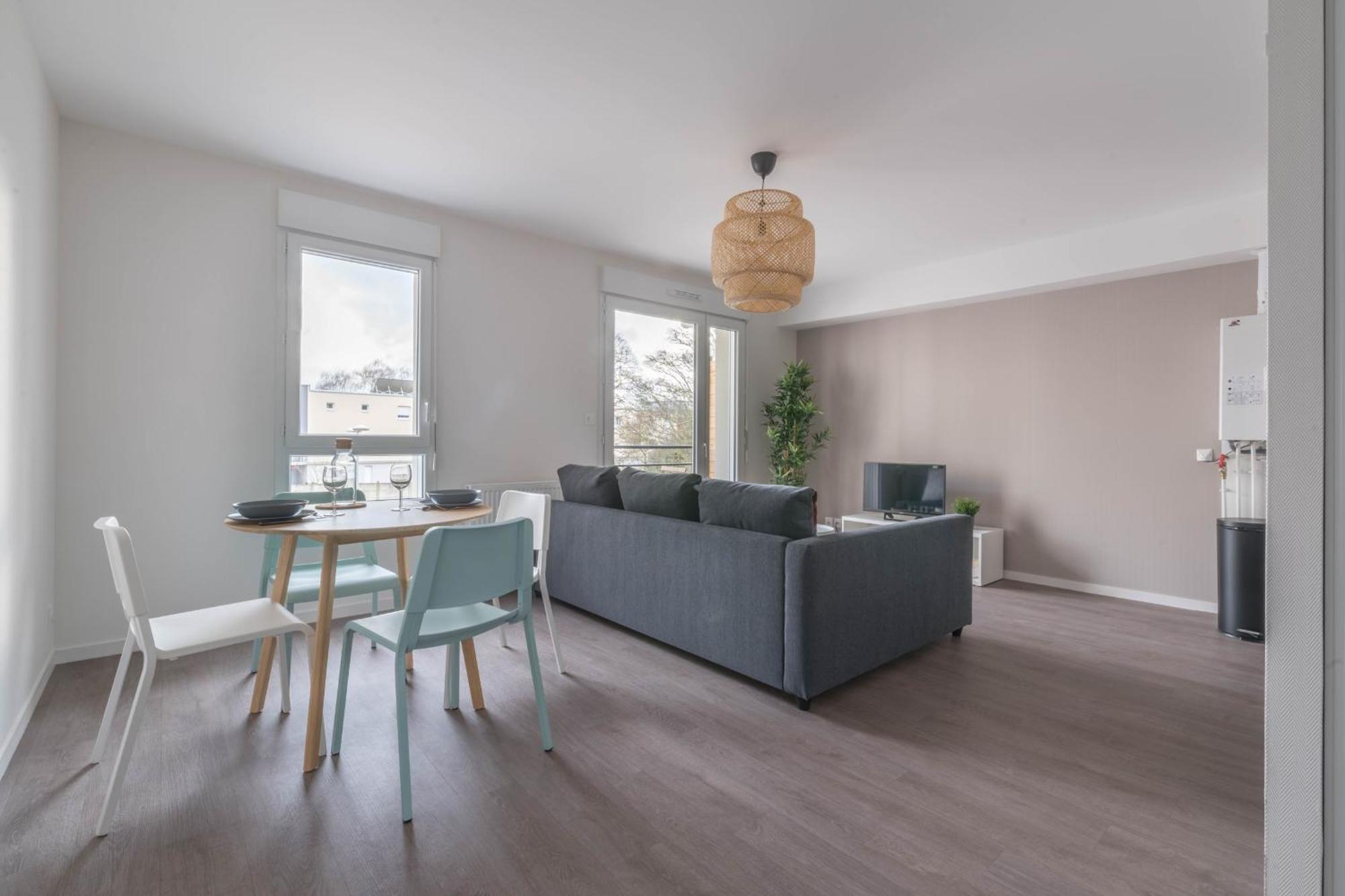 THEO - Appartement proche gare,WIFI,arrivée 24 24 Le Mans Exterior foto