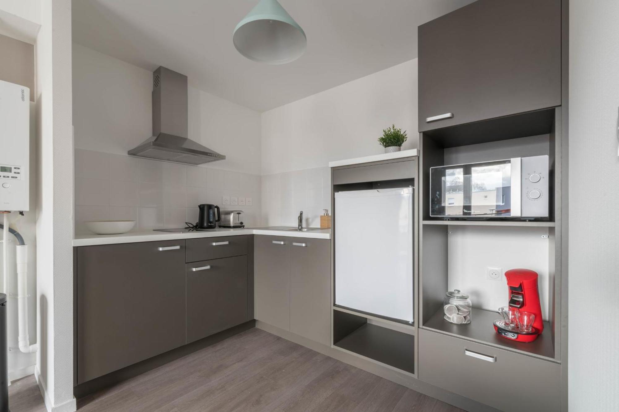 THEO - Appartement proche gare,WIFI,arrivée 24 24 Le Mans Exterior foto