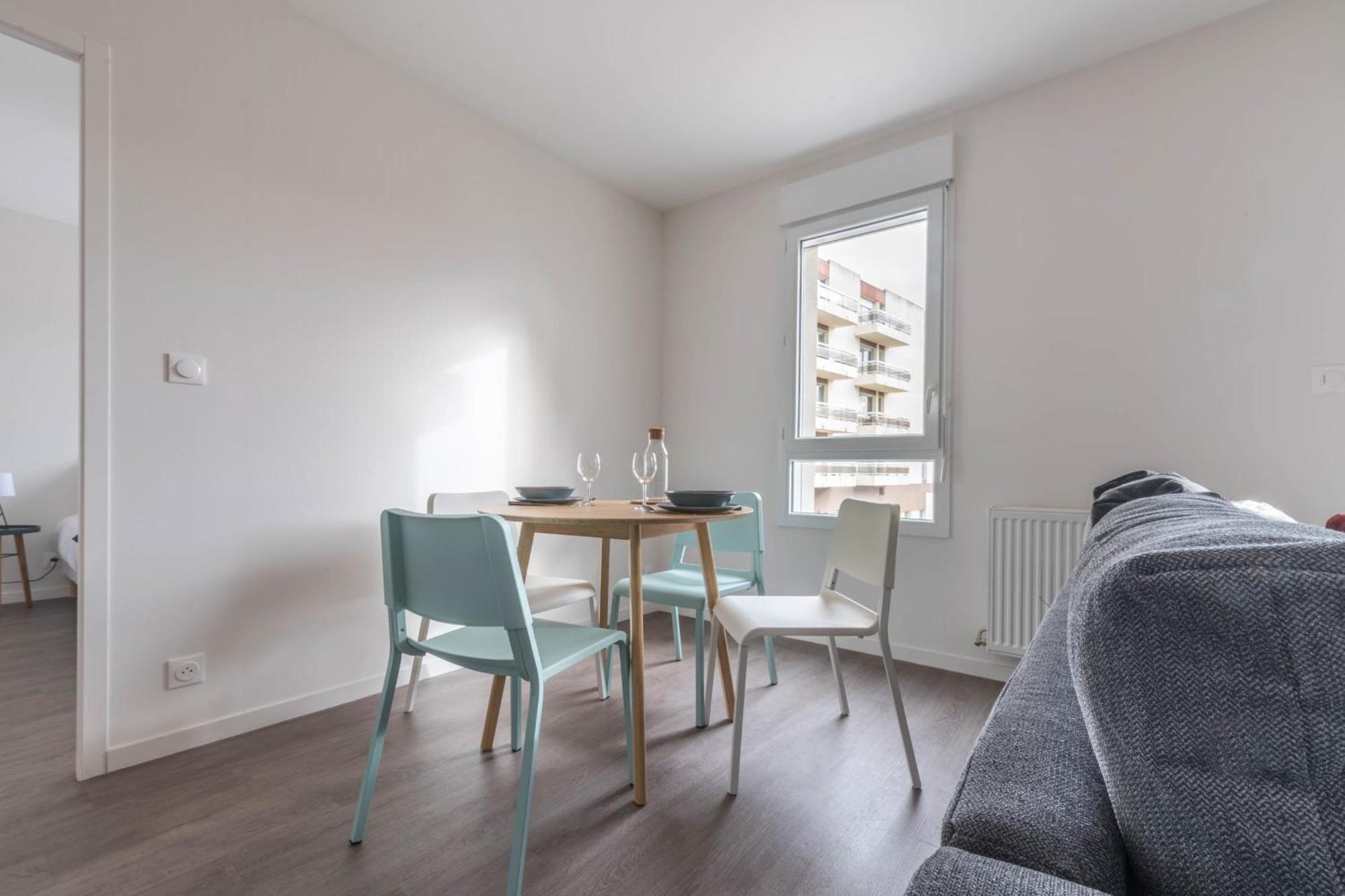 THEO - Appartement proche gare,WIFI,arrivée 24 24 Le Mans Exterior foto