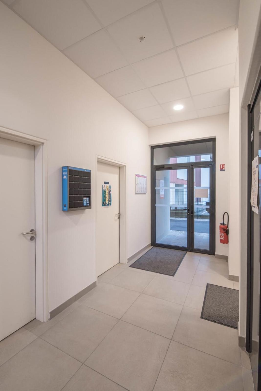 THEO - Appartement proche gare,WIFI,arrivée 24 24 Le Mans Exterior foto